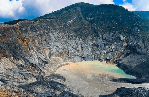 Tangkuban Perahu Legenda dan Keindahan Alam Jawa Barat