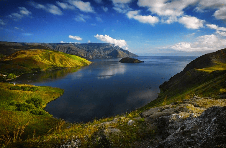 Danau Toba Keajaiban Alam Sumatra Utara yang Mendunia