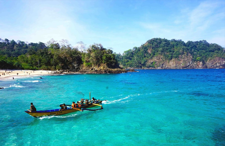 Green Bay Banyuwangi Surga Tersembunyi Air Hijau Kristal