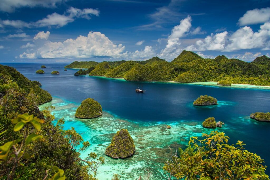 Raja Ampat Surga Bawah Laut Papua Barat yang Mendunia