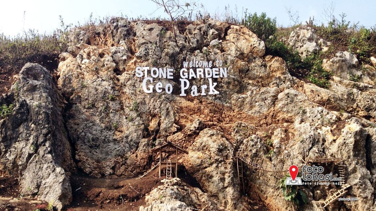 Stone Garden Padalarang Keindahan Alam Purba di Atas Bukit