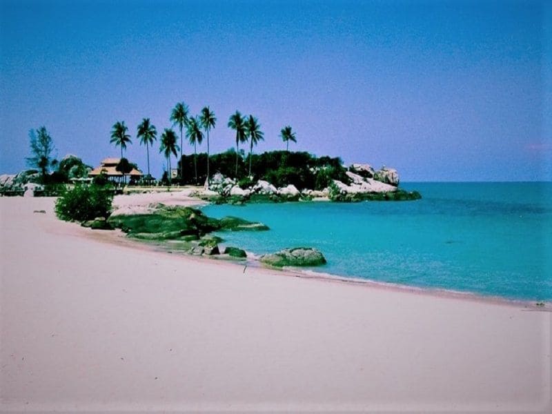 Pantai Gili Labak Destinasi Traveling Tropis dengan Laut Jernih