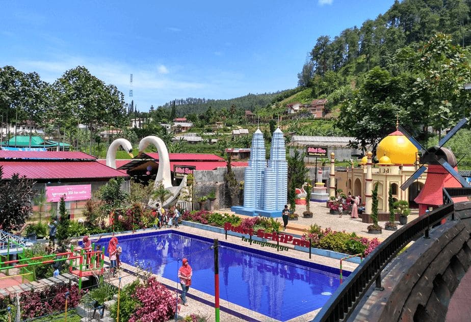 Tawangmangu Destinasi Traveling Pegunungan Udara Sejuk Alam